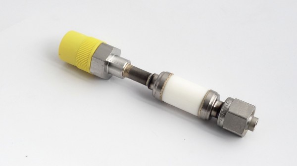 Ceramic break isolator short assy